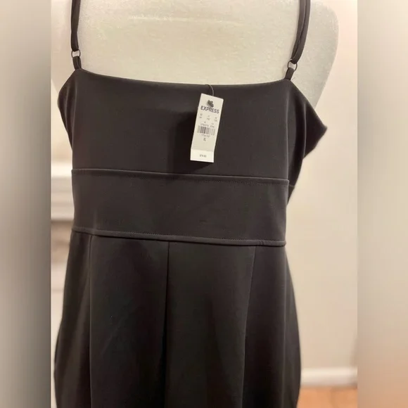 Express Black Dress, V-Neck, Adjustable straps XL- NWT - Picture 4 of 6